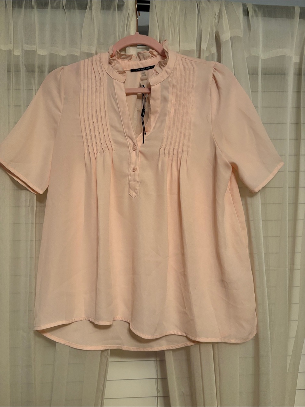 T Tahari Pale Blush Pintuck Short Sleeve Blouse